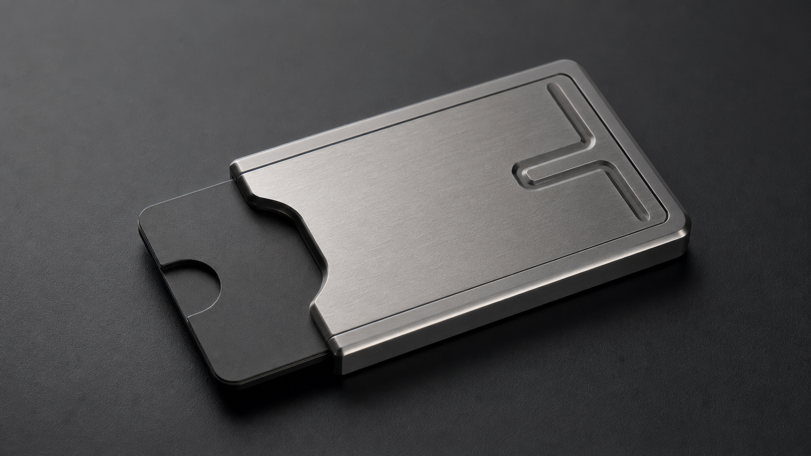 黑钛色 EDC 推牌产品主视觉